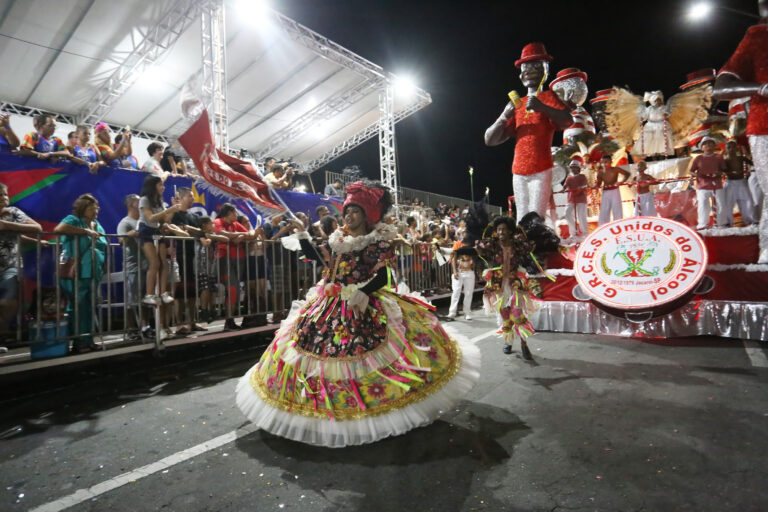 Lançamento do samba-enredo da Unidos do Álcool é destaque neste sábado
